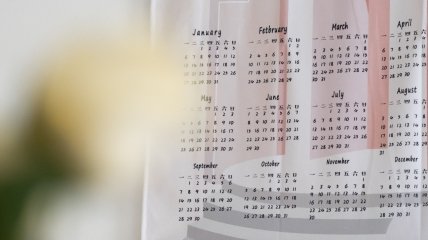 Старі календарі потрібно негайно викидати