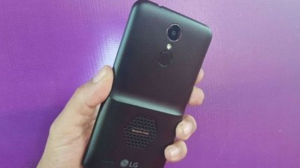 Компания LG выпустила уникальный смартфон