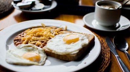 Врачи советуют начинать день с белкового завтрака
