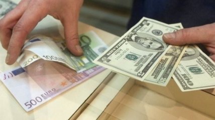 В ноябре украинцы купили валюты больше, чем продали