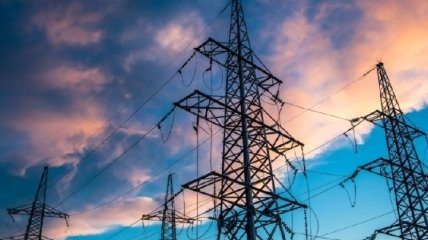 Можуть бути перебої: українців знову закликали заощаджувати електрику
