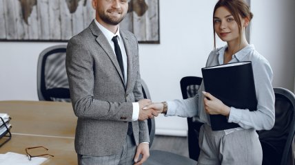 Адвокаты празднуют 19 декабря