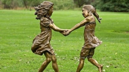 Почти живые: невероятно реалистичные скульптуры о счастливом детстве (Фото)