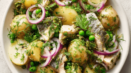 Салат с картофелем и селедкой