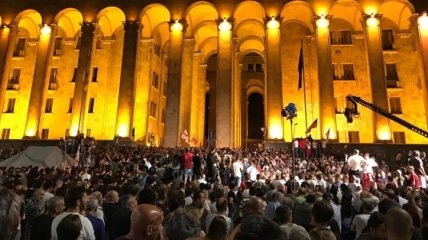 В Грузии лидеров оппозиции вызвали на допрос