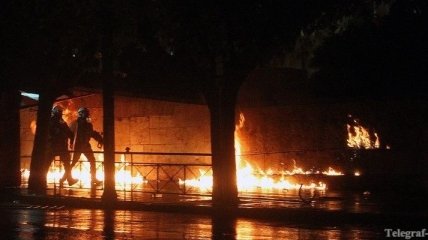 Демонстранты устроили пожар в центре Афин