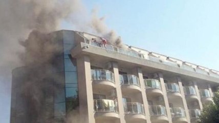 В результате пожара в отеле турецкой Анталии пострадали туристы