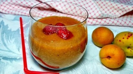 Рецепт дня: смузи из абрикосов с яблоком и апельсином