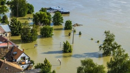 Влияет на ход наводнения: чем грозят изменения климата Европе