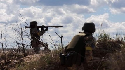 Украинские военные сражаются за каждый метр родной земли