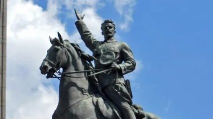 Пам'ятник Щорсу в Києві