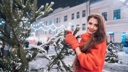 Дівчина взимку