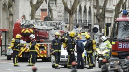 В Лондоне второй день продолжается пожар в подземных коммуникациях