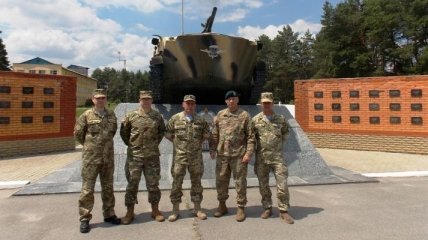 Военные из США посетили украинскую бригаду ВДВ