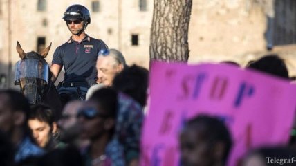 Мигранты жалуются на издевательства полиции в Италии и Франции