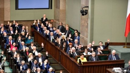Депутаты Сейма Польши выразили доверие правительству Моравецкого