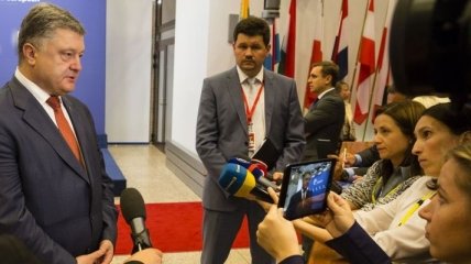 Порошенко и Путин разговаривают по вопросу освобождения заложников