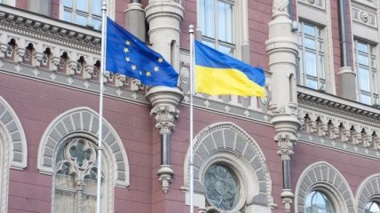 Золотовалютные резервы Украины увеличились за месяц почти вдвое