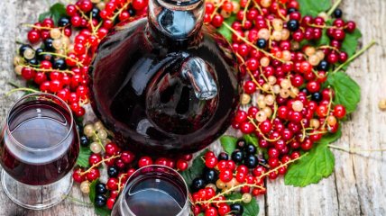 Вино из красной смородины (видео)