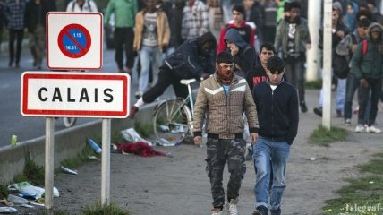 Полиция эвакуирует нелегальный лагерь для мигрантов в Париже