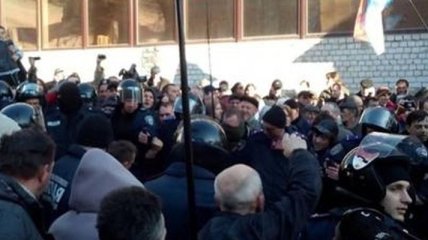 В Харькове захватили здание местной облгосадминистрации