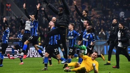 Интер обыграл Милан в феерическом матче
