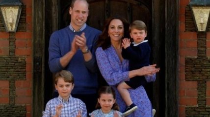 Принц Уильям и Кейт Миддлтон с детьми приняли участие в акции в поддержку врачей (Видео)