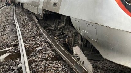 Крушение "Интерсити" в Запорожской области: перегон закрыт, поезда пускают в объезд