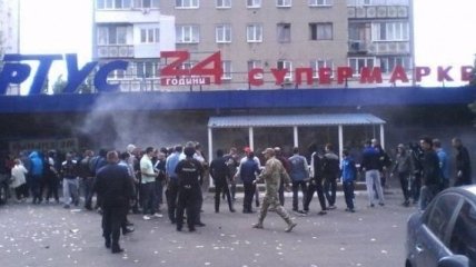 В Одесской области полиция взяла штурмом магазин, захваченный неизвестными