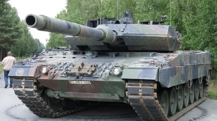 Танк німецького виробництва Leopard 2