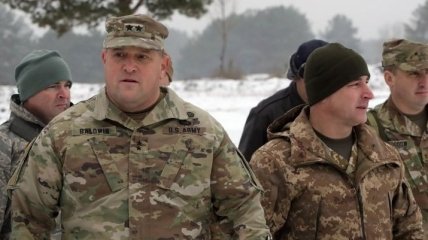 Генерал США управлял украинским танком и стрелял из зенитки (Видео)