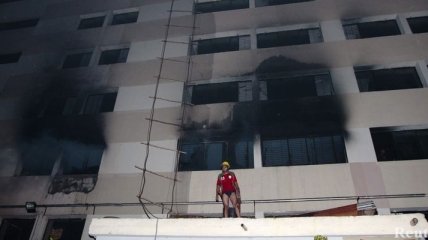 В результате пожара на месте обрушения фабрики погибли 8 человек