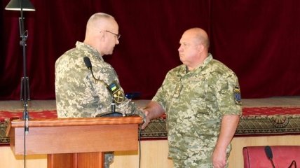 Хомчак представил нового командующего Сухопутными войсками ВСУ