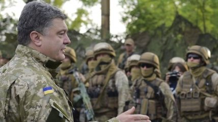 Президент поздравил военнослужащих с Днем Сухопутных войск Украины