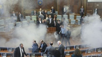 В Косово оппозиция вновь заблокировала роботу парламента