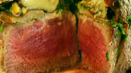 Филе говядины с запечеными грибами