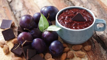 Варенье из слив и какао напоминает шоколадный крем