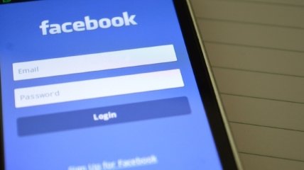 Чат-бот запущен: Facebook обучает ИИ "сочувствию"