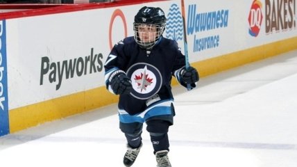 Канадский клуб НХЛ подписал контракт с 10-летним ребенком