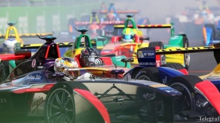 Лучшие моменты дебютной гонки третьего сезона Формулы-Е (Видео)