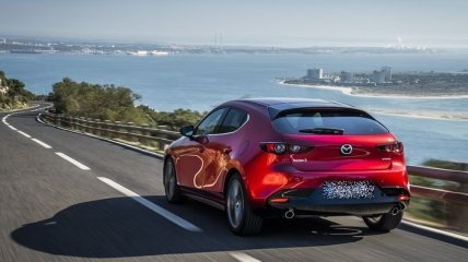 В Украине появился самый роскошный хетчбэк Mazda