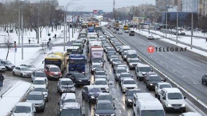Украинскую столицу сковали многокилометровые пробки. Фото: Ян Доброносов, "Телеграф"
