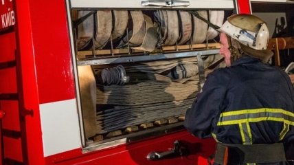 В Днепропетровске пожарные ликвидировали возгорание грузовика