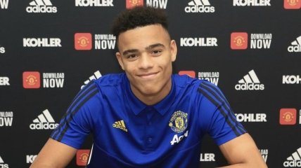 Манчестер Юнайтед подписал новый контракт с молодой звездой  
