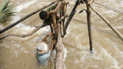 ООН: В Южной Азии от оползней и наводнений погибли около 900 человек 