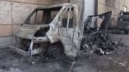 Во Франции сожгли грузовики благотворительной организации