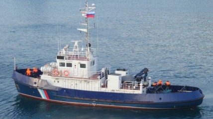 Российские катера заставили турецкое торговое судно изменить курс