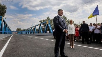 Порошенко заявил, что в октябре произойдет открытие новых дорог 