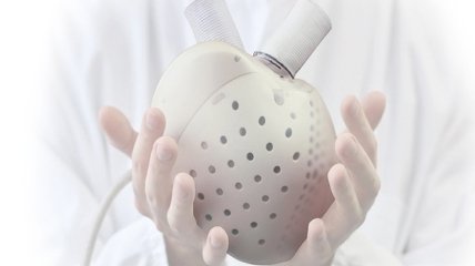 Французька компанія вперше продала штучне серце Aeson, яке імплантували хворому в Італії