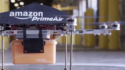 Дроны Amazon начнут спускать груз на парашютах
